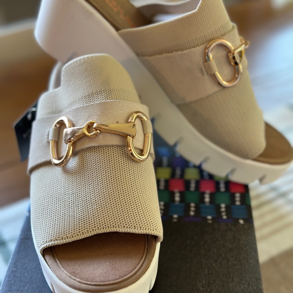 bernie mev. Cream Gold Mules with Luxurious Hardware